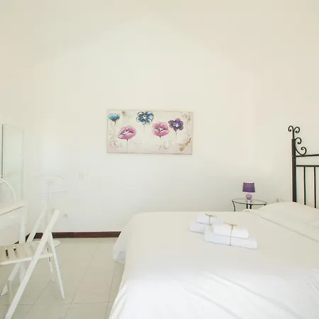 Leonor By Villalia Puerto del Carmen (Lanzarote)